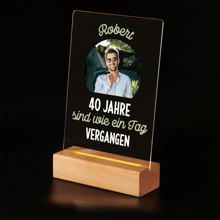 40 Jahre vergangen - Druck auf Acrylglas mit LED Beleuchtung 40 Jahre vergangen - Druck auf Acrylglas mit LED Beleuchtung