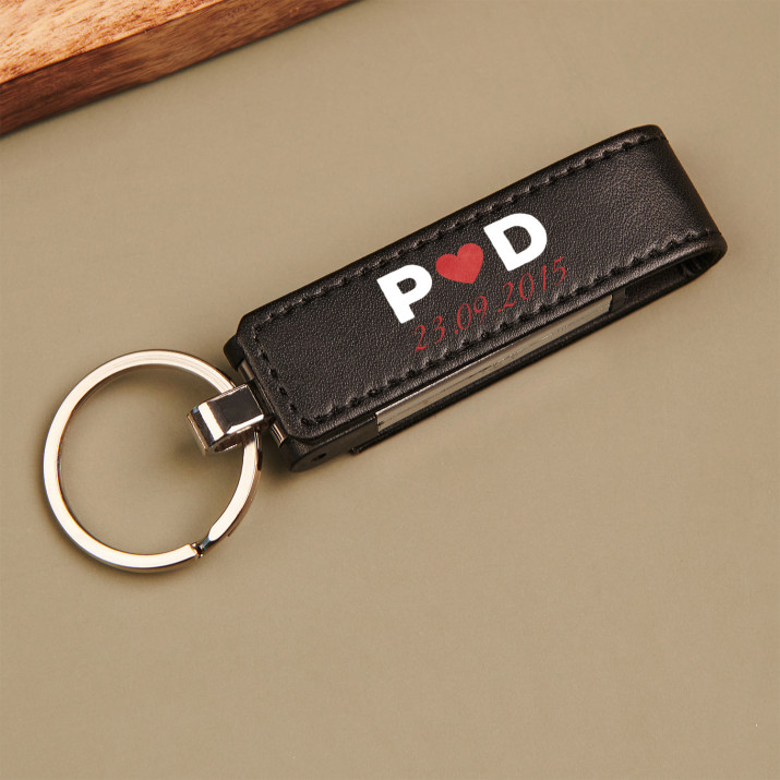 Couple - USB-Stick im Lederetui
