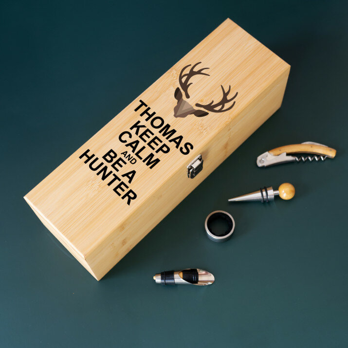 Keep calm and be a hunter - Weinkiste mit Zubehör