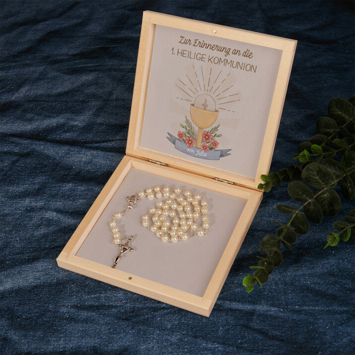Zur Erinnerung an die 1. Heilige Kommunion - Rosenkranz in Holzkiste Zur Erinnerung an die 1. Heilige Kommunion - Rosenkranz in Holzkiste