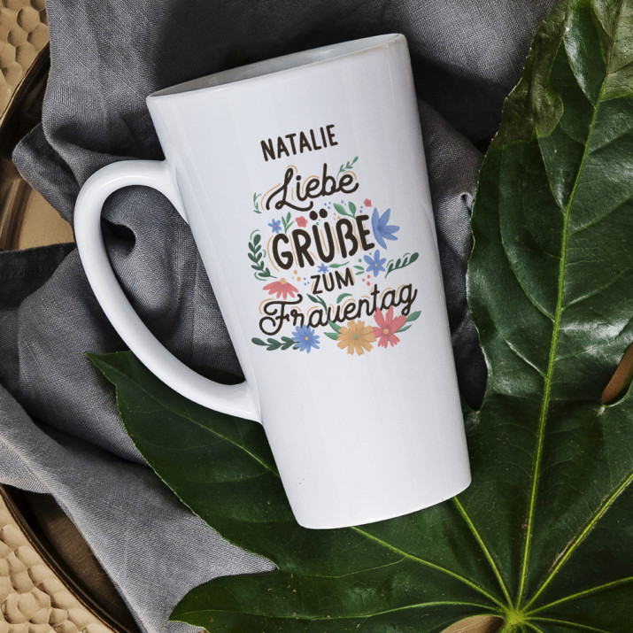 Liebe Grüße zum Frauentag - personalisierte Tasse