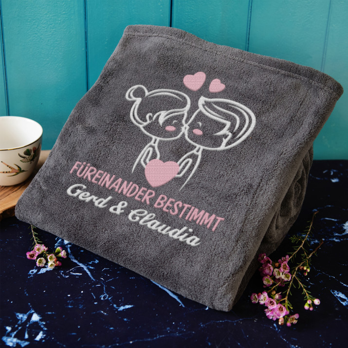 Füreinander bestimmt - Decke mit Stickerei