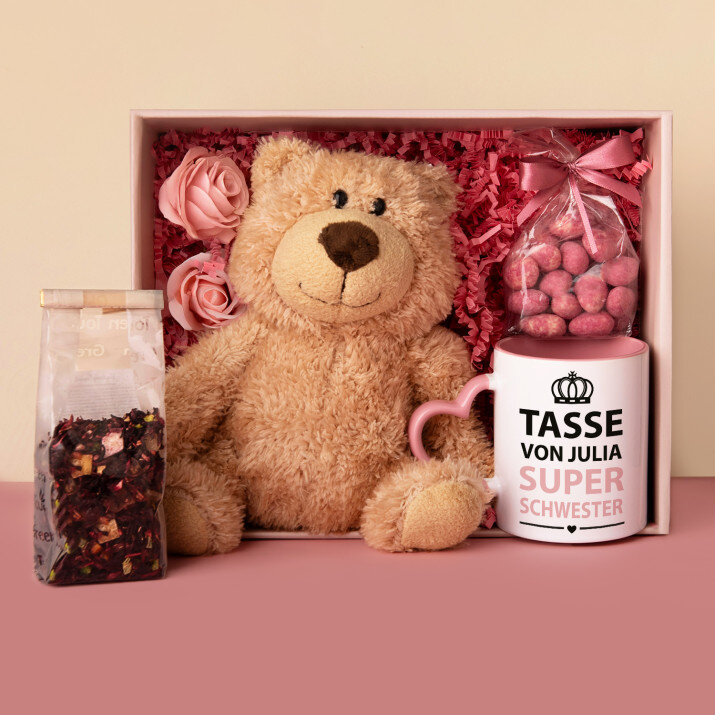 Set mit Tasse, Teddybär und Süßigkeiten für die Schwester 2 Set mit Tasse, Teddybär und Süßigkeiten für die Schwester 2
