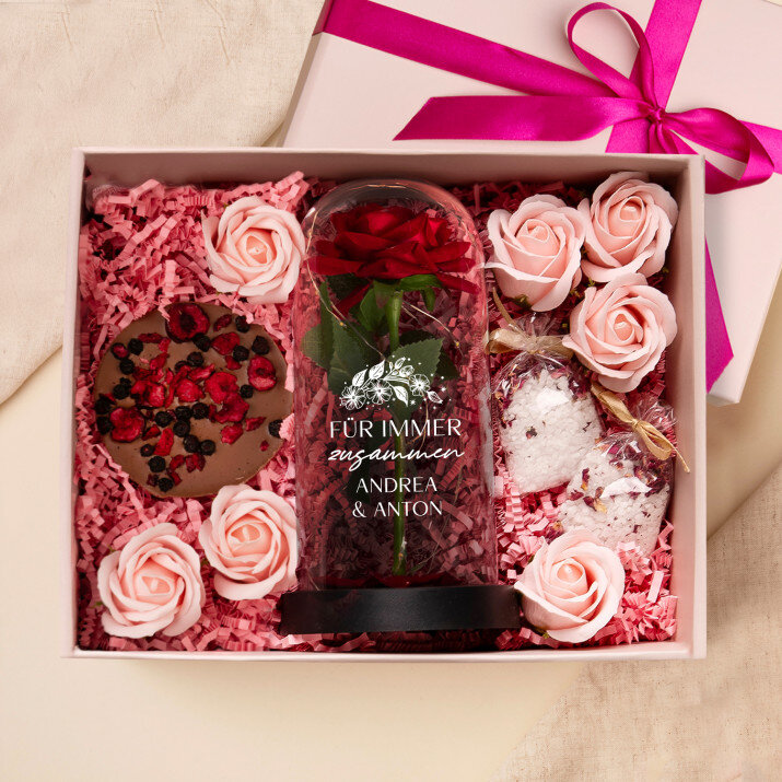 Geschenkset Zum Jahrestag, für Sie mit Ewiger Rose, Schokolade und Badesalz Geschenkset Zum Jahrestag, für Sie mit Ewiger Rose, Schokolade und Badesalz
