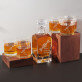 In der DNA - Whiskykaraffe und Whiskygläser - Set mit Gravur
