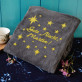 Gute Nacht - Decke mit Stickerei