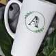 Monogramm im Kreis Blumen - personalisierte Tasse