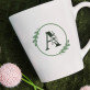 Monogramm im Kreis Blumen - personalisierte Tasse