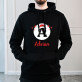Weihnachtsinitiale mit namen - Schwarzer Kapuzenpullover für Herren