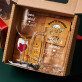Geschenkset für das Brautpaar mit Weinglas und Bierkrug