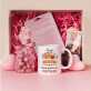 Tasse und Rosen-Spa-Set für eine Kindergärtnerin