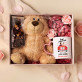 Set mit Tasse, Teddybär und Süßigkeiten Jahrestag